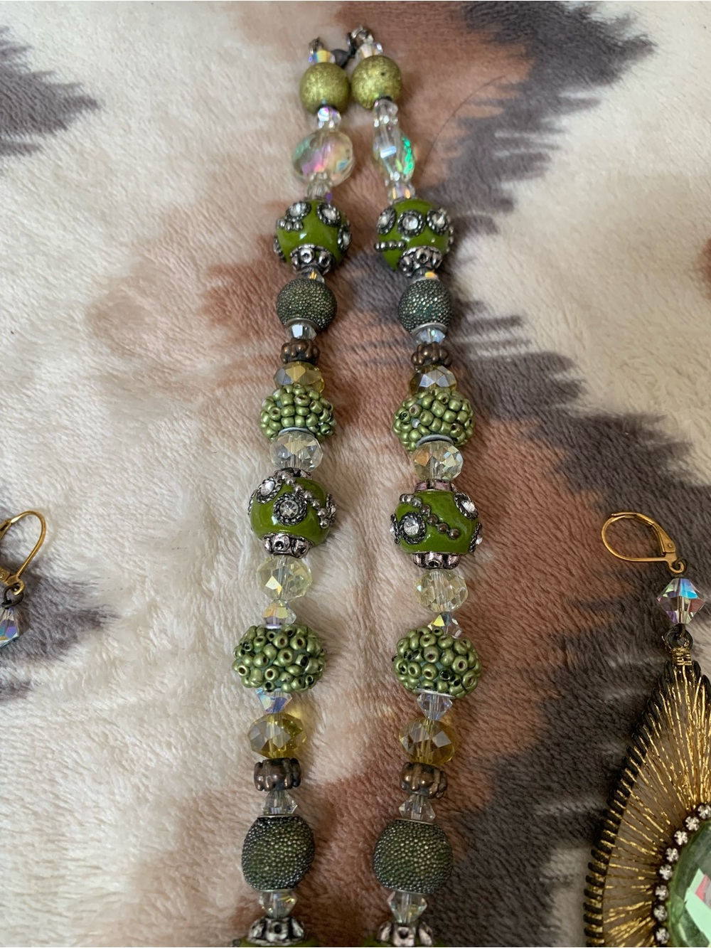 Jewelry - Picture 3 of 8